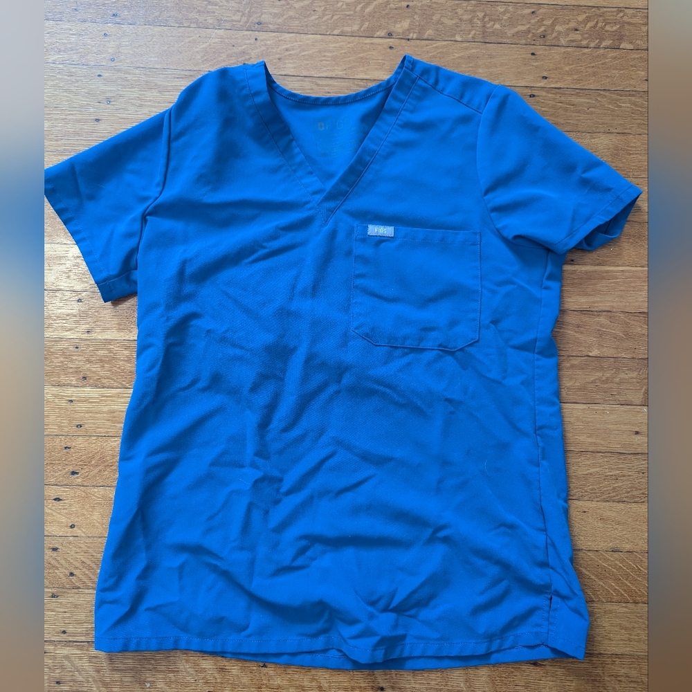 FIGS scrub top and joggers